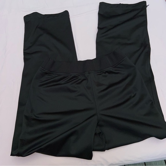 Aasics track pants with zipper hem for ease with sneakers on. Semi-Fitted pants. - Picture 1 of 8